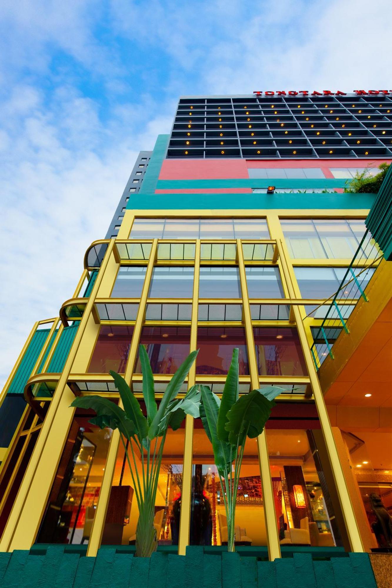 Tongtara Riverview Hotel Bangkok Exterior photo